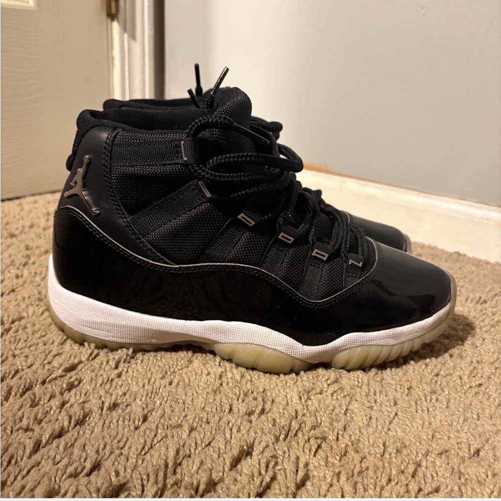 Jordan Black and White Retro Jubilee